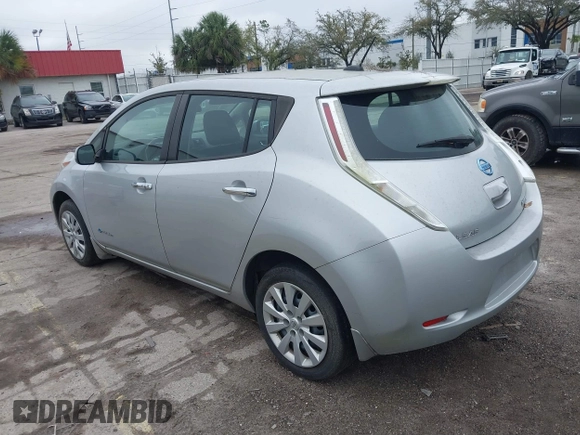 2015 Nissan LEAF SV with VIN 1N4AZ0CP2FC312093, listed as a IAAI auction lot 41658774 with 121,896 mi miles. Bid and sale history available at carsss.com. Image 3.