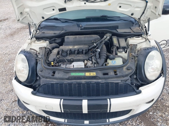 2008 MINI Hardtop S z VIN WMWMF73538TT89353, wystawiony jako IAAI lot #42647235 z przebiegiem 145 321 mil mil oraz . Historia ofert i sprzedaży dostępna na DreamBid. Obrazek 10.