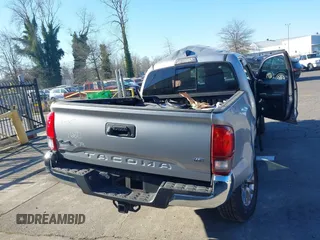 2018 Toyota Tacoma SR with VIN 3TMCZ5AN9JM127113, listed as a IAAI auction lot 41400379 with 12,660 mi miles. Bid and sale history available at carsss.com. Image 17.