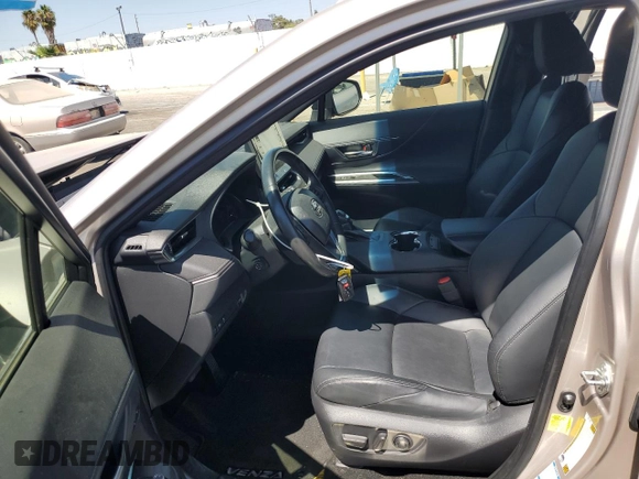 2022 Toyota Venza LE with VIN JTEAAAAH0NJ117778, listed as a Copart auction lot 70508694 with 31,492 mi miles and Salvage Title. Bid and sale history available at carsss.com. Image 7.