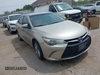 2017 Toyota Camry XLE z VIN 4T1BF1FK0HU714197, wystawiony jako IAAI lot #41886245 z przebiegiem 107 704 mil mil oraz . Historia ofert i sprzedaży dostępna na DreamBid. Obrazek 1.