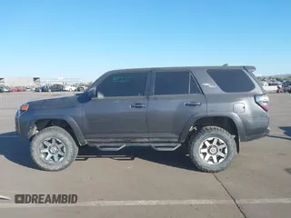 2018 Toyota 4Runner SR5 with VIN JTEBU5JR8J5512452, listed as a IAAI auction lot 41075690 with 52,750 mi miles. Bid and sale history available at carsss.com. Image 14.
