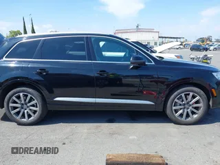 2019 Audi Q7 Premium Plus с VIN WA1LHAF78KD025573, выставлен на аукционе IAAI как лот 42173645 с пробегом 45 809 миль миль и . История ставок и продаж доступна на DreamBid. Изображение 13.