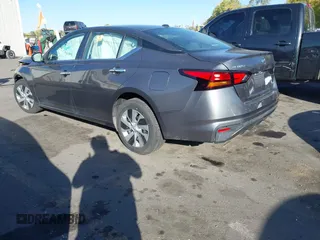2019 Nissan Altima 2.5 S with VIN 1N4BL4BW4KN327179, listed as a IAAI auction lot 40704684 with 78,009 mi miles. Bid and sale history available at carsss.com. Image 3.