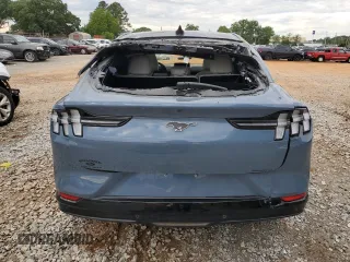 2023 Ford Mustang Mach-E Premium z VIN 3FMTK3SU5PMA87826, wystawiony jako Copart lot #55571575 z przebiegiem 15 618 mil mil oraz Szkoda całkowita • Salvage title. Historia ofert i sprzedaży dostępna na DreamBid. Obrazek 6.