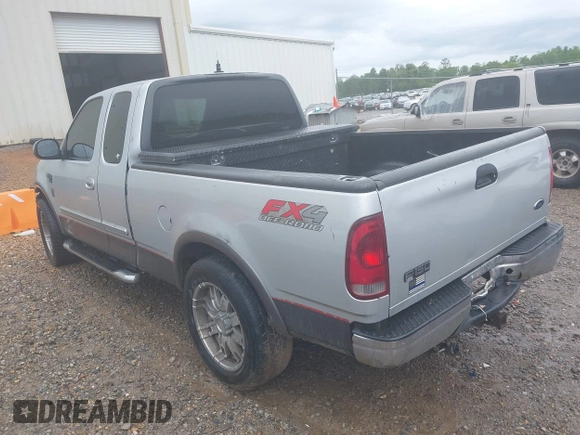 2003 Ford F-150 XL z VIN 1FTRX18W43NA38176, wystawiony jako IAAI lot #42165454 z przebiegiem Nie podano mil oraz . Historia ofert i sprzedaży dostępna na DreamBid. Obrazek 3.