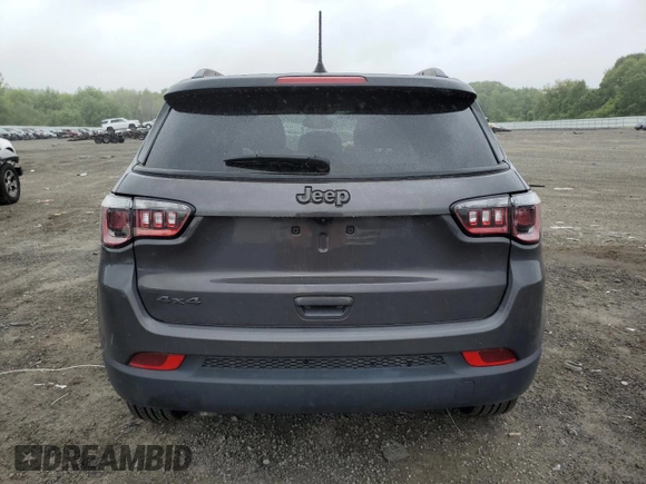 2024 Jeep Compass Latitude z VIN 3C4NJDBN8RT120485, wystawiony jako Copart lot #57960485 z przebiegiem 7 677 mil mil oraz Szkoda całkowita • Salvage title. Historia ofert i sprzedaży dostępna na DreamBid. Obrazek 6.