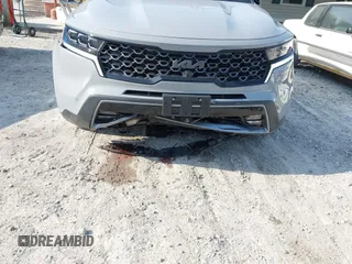2022 Kia Sorento SX z VIN 5XYRKDLF8NG107713, wystawiony jako IAAI lot #42286802 z przebiegiem 53 718 mil mil oraz . Historia ofert i sprzedaży dostępna na DreamBid. Obrazek 6.