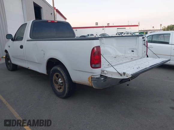 2004 Ford F-150 XL z VIN 2FTRF17244CA66004, wystawiony jako IAAI lot #42743729 z przebiegiem 248 667 mil mil oraz . Historia ofert i sprzedaży dostępna na DreamBid. Obrazek 3.
