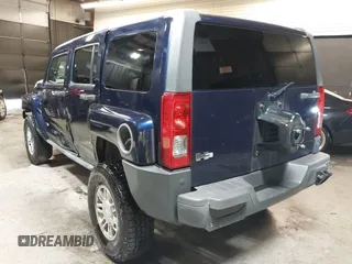 2008 Hummer H3 SUV with VIN 5GTEN13E388156284, listed as a IAAI auction lot 42107564 with 117,532 mi miles. Bid and sale history available at carsss.com. Image 3.