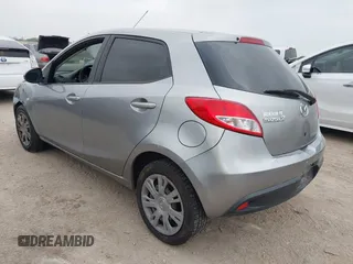 2013 Mazda 2 Sport z VIN JM1DE1KZ5D0164340, wystawiony jako IAAI lot #42280453 z przebiegiem 132 100 mil mil oraz . Historia ofert i sprzedaży dostępna na DreamBid. Obrazek 3.