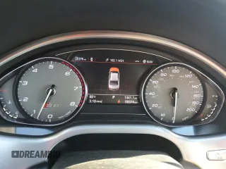 2017 Audi S8 z VIN WUAJ5AFD4HN900729, wystawiony jako Copart lot #41765255 z przebiegiem 95 974 mil mil oraz Szkoda całkowita • Salvage title. Historia ofert i sprzedaży dostępna na DreamBid. Obrazek 9.