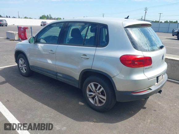 2013 Volkswagen Tiguan SE z VIN WVGBV7AX3DW552606, wystawiony jako IAAI lot #42174927 z przebiegiem 164 071 mil mil oraz . Historia ofert i sprzedaży dostępna na DreamBid. Obrazek 3.