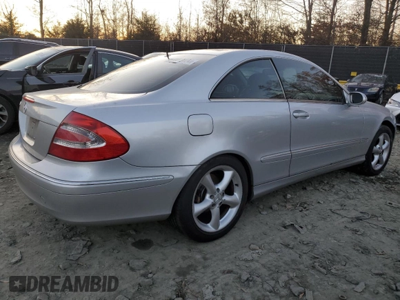 2005 Mercedes-Benz CLK 320 z VIN WDBTJ65J95F150187, wystawiony jako Copart lot #83180484 z przebiegiem 308 530 mil mil oraz Szkoda całkowita • Salvage title. Historia ofert i sprzedaży dostępna na DreamBid. Obrazek 3.
