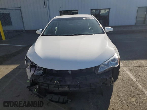 2015 Toyota Camry XLE with VIN 4T4BF1FK8FR487389, listed as a Copart auction lot 53485145 with 42,015 mi miles and Salvage Title. Bid and sale history available at DreamBid. Image 5.