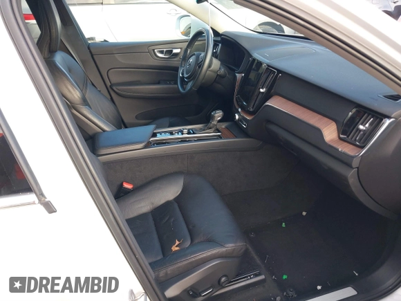 2021 Volvo XC60 Momentum z VIN YV4102DK3M1700720, wystawiony jako IAAI lot #41087871 z przebiegiem 39 385 mil mil oraz . Historia ofert i sprzedaży dostępna na DreamBid. Obrazek 5.