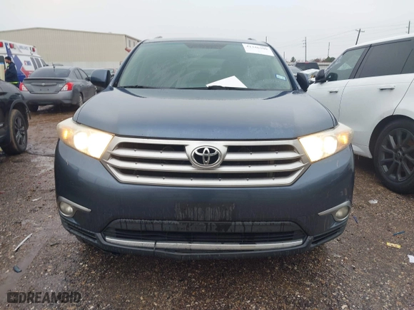 2011 Toyota Highlander with VIN 5TDZK3EH8BS028548, listed as a IAAI auction lot 41346300 with 198,043 mi miles. Bid and sale history available at carsss.com. Image 12.