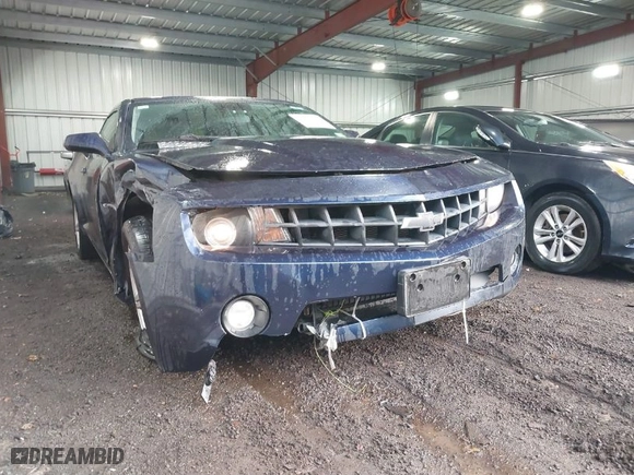 2011 Chevrolet Camaro 1LT with VIN 2G1FB1ED0B9112174, listed as a IAAI auction lot 41136374 with 130136 miles. Bid and sale history available at carsss.com. Image 6.