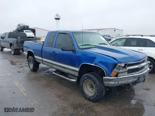 1997 Chevrolet C/K 1500 with VIN 2GCEK19R1V1238930, listed as a IAAI auction lot 41740262 with 217,372 mi miles. Bid and sale history available at carsss.com. Image 1.