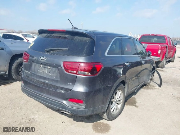 2019 Kia Sorento LX V6 with VIN 5XYPG4A53KG484271, listed as a IAAI auction lot 41483271 with NaN miles. Bid and sale history available at carsss.com. Image 4.