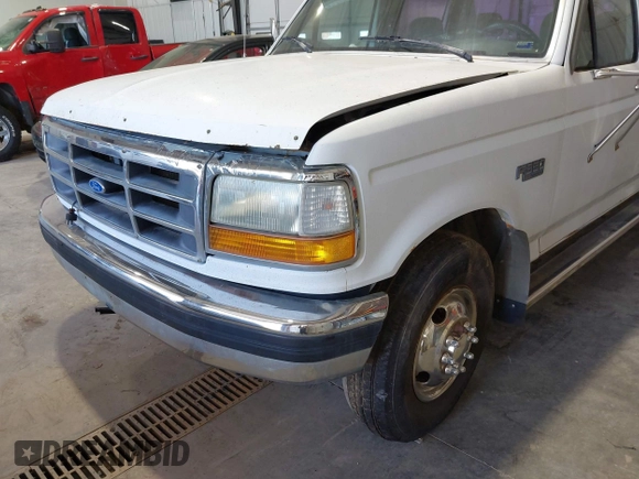 1993 Ford F-350 z VIN 2FTJW35M6PCA27433, wystawiony jako IAAI lot #42025246 z przebiegiem Nie podano mil oraz . Historia ofert i sprzedaży dostępna na DreamBid. Obrazek 6.