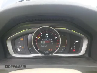 2015 Volvo V60 T5 Drive-E Premier z VIN YV140MEK9F1233763, wystawiony jako Copart lot #45242415 z przebiegiem 97 916 mil mil oraz Szkoda całkowita • Salvage title. Historia ofert i sprzedaży dostępna na DreamBid. Obrazek 9.