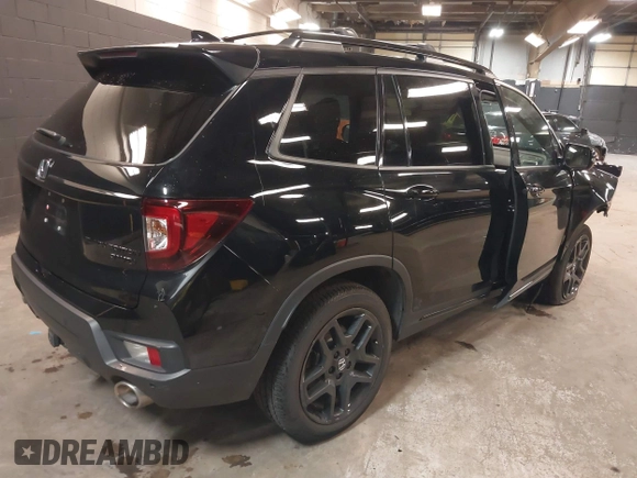 2024 Honda Passport Black Edition with VIN 5FNYF8H82RB002633, listed as a IAAI auction lot 42296310 with 12,991 mi miles and . Bid and sale history available at DreamBid. Image 4.