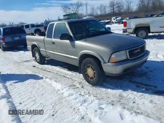 1999 GMC Sonoma SLS with VIN 1GTDT19X9X8531949, listed as a IAAI auction lot 41608606 with 127,664 mi miles. Bid and sale history available at carsss.com. Image 1.