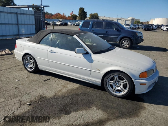 2002 BMW 3 Series 330Ci with VIN WBABS53402EV89858, listed as a Copart auction lot 81132824 with 111,600 mi miles and Salvage Title. Bid and sale history available at carsss.com. Image 4.