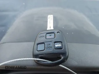 2001 Lexus IS 300/350 z VIN JTHBD182810028735, wystawiony jako IAAI lot #41863236 z przebiegiem 209 175 mil mil oraz . Historia ofert i sprzedaży dostępna na DreamBid. Obrazek 11.