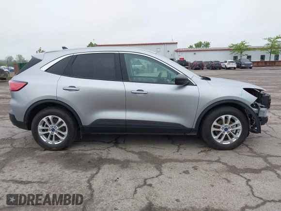 2022 Ford Escape SE z VIN 1FMCU0G62NUB32670, wystawiony jako IAAI lot #42259177 z przebiegiem 67 692 mil mil oraz . Historia ofert i sprzedaży dostępna na DreamBid. Obrazek 14.