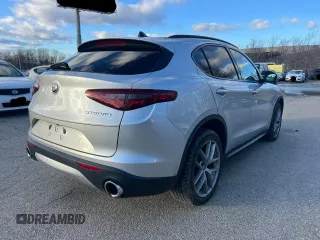 2018 Alfa Romeo Stelvio Ti Sport z VIN ZASFAKNN6J7B87980, wystawiony jako Copart lot #52651205 z przebiegiem 55 662 mil mil oraz Czysty tytuł • Clean title. Historia ofert i sprzedaży dostępna na DreamBid. Obrazek 4.