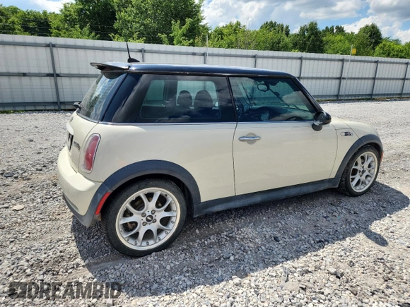 2006 MINI Hardtop S with VIN WMWRE33556TJ38543, listed as a Copart auction lot 62420145 with 105,656 mi miles and Salvage title. Bid and sale history available at DreamBid. Image 3.