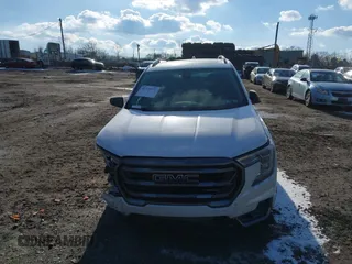 2022 GMC Terrain AT4 z VIN 3GKALYEV1NL156867, wystawiony jako IAAI lot #41339310 z przebiegiem 42 696 mil mil oraz . Historia ofert i sprzedaży dostępna na DreamBid. Obrazek 12.