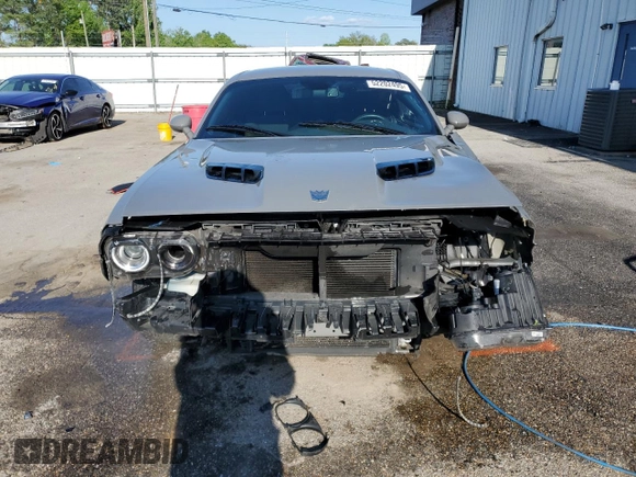 2019 Dodge Challenger SXT z VIN 2C3CDZAG2KH524724, wystawiony jako Copart lot #52202495 z przebiegiem 125 667 mil mil oraz Szkoda całkowita • Salvage title. Historia ofert i sprzedaży dostępna na DreamBid. Obrazek 5.