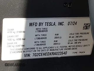 2024 Tesla Cybertruck z VIN 7G2CEHEDXRA022640, wystawiony jako IAAI lot #41423630 z przebiegiem 18 474 mil mil oraz . Historia ofert i sprzedaży dostępna na DreamBid. Obrazek 9.