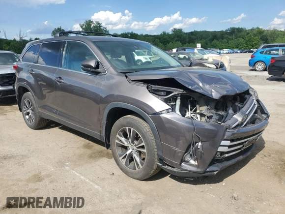 2019 Toyota Highlander LE with VIN 5TDBZRFH5KS930038, listed as a Copart auction lot 61880015 with 85,641 mi miles and Salvage title. Bid and sale history available at DreamBid. Image 4.