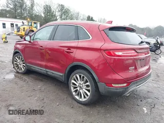 2018 Lincoln MKC Reserve z VIN 5LMCJ3C98JUL30557, wystawiony jako IAAI lot #41432046 z przebiegiem 116 000 mil mil oraz . Historia ofert i sprzedaży dostępna na DreamBid. Obrazek 3.