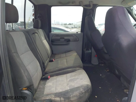 2006 Ford Super Duty F-250 XL with VIN 1FTSW21576EA81376, listed as a IAAI auction lot 41373333 with 185,290 mi miles. Bid and sale history available at carsss.com. Image 8.