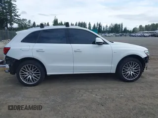 2017 Audi Q5 Premium Plus z VIN WA1M2AFP3HA085759, wystawiony jako IAAI lot #42561637 z przebiegiem 77 515 mil mil oraz . Historia ofert i sprzedaży dostępna na DreamBid. Obrazek 14.