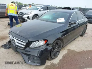 2019 Mercedes-Benz E 300 с VIN WDDZF4JB9KA547672, выставлен на аукционе IAAI как лот 41936530 с пробегом 67 332 миль миль и . История ставок и продаж доступна на DreamBid. Изображение 17.