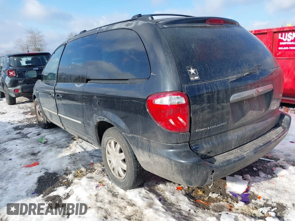 2004 Chrysler Town & Country Touring with VIN 2C4GP54L44R518281, listed as a IAAI auction lot 41397524 with 299,909 mi miles and . Bid and sale history available at DreamBid. Image 3.