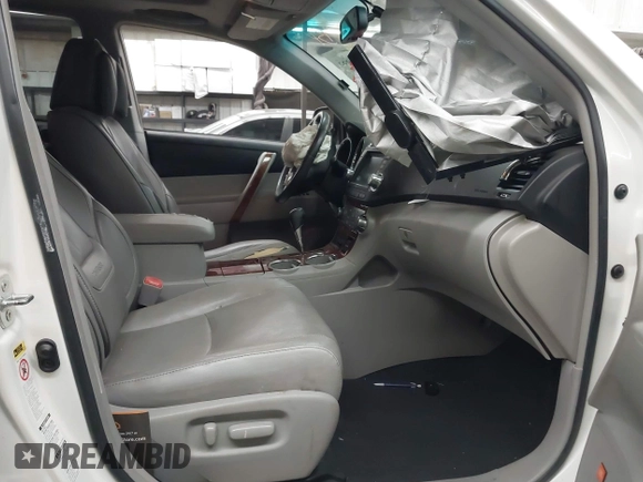 2012 Toyota Highlander Limited with VIN 5TDDK3EH3CS153436, listed as a IAAI auction lot 42574885 with Not provided miles and . Bid and sale history available at DreamBid. Image 5.