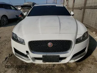 2016 Jaguar XF 35t Prestige with VIN SAJBE4BV5GCY14312, listed as a Copart auction lot 82659774 with 0 mi miles and Clean Title. Bid and sale history available at carsss.com. Image 5.