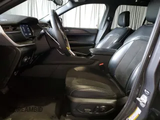 2023 Jeep Grand Cherokee Altitude z VIN 1C4RJHAG9PC621597, wystawiony jako Copart lot #61425335 z przebiegiem 50 644 mil mil oraz Czysty tytuł • Clean title. Historia ofert i sprzedaży dostępna na DreamBid. Obrazek 7.