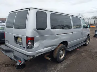2011 Ford Econoline Passenger XL z VIN 1FBSS3BL4BDA30565, wystawiony jako IAAI lot #41718643 z przebiegiem 230 184 mil mil oraz . Historia ofert i sprzedaży dostępna na DreamBid. Obrazek 4.