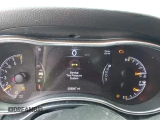 2015 Jeep Grand Cherokee Altitude z VIN 1C4RJFAG5FC682058, wystawiony jako IAAI lot #42352814 z przebiegiem 228 067 mil mil oraz . Historia ofert i sprzedaży dostępna na DreamBid. Obrazek 7.
