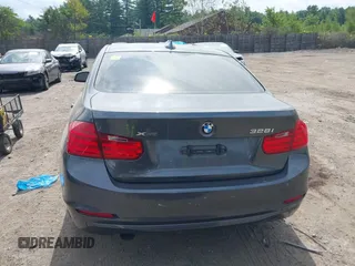 2015 BMW 3 Series 328i xDrive с VIN WBA3B5G53FNS20635, выставлен на аукционе IAAI как лот 42744509 с пробегом Не указан миль и . История ставок и продаж доступна на DreamBid. Изображение 16.