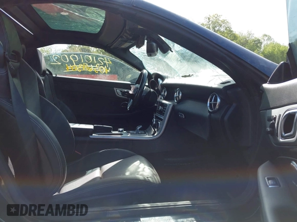 2016 Mercedes-Benz SLK 300 z VIN WDDPK3JA3GF124911, wystawiony jako IAAI lot #42101902 z przebiegiem 44 162 mil mil oraz . Historia ofert i sprzedaży dostępna na DreamBid. Obrazek 8.