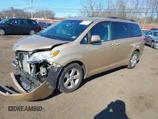 2011 Toyota Sienna LE AAS with VIN 5TDKK3DC0BS168052, listed as a IAAI auction lot 41688494 with 49,095 mi miles. Bid and sale history available at carsss.com. Image 17.